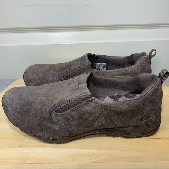 SKECHERS outdoor active brown slip on shoes suede comfort memory foam walking 7 - Picture 11 of 14